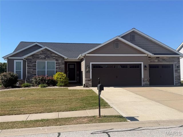 2146 Tuscany Ridge Court, Maryville, IL 62062