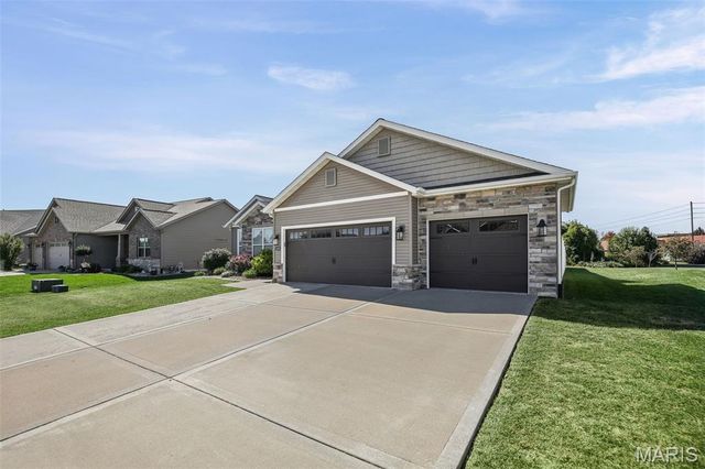 2146 Tuscany Ridge Court, Maryville, IL 62062