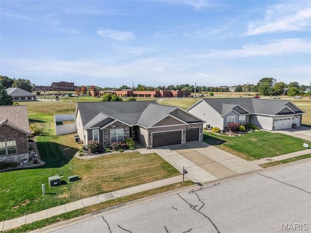 2146 Tuscany Ridge Court, Maryville, IL 62062