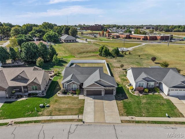 2146 Tuscany Ridge Court, Maryville, IL 62062