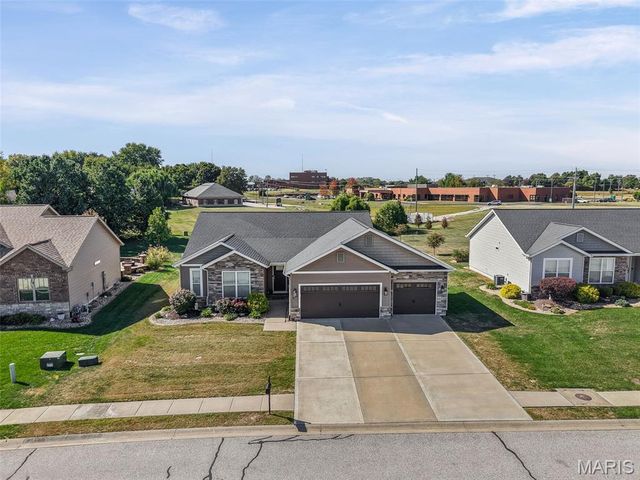 2146 Tuscany Ridge Court, Maryville, IL 62062