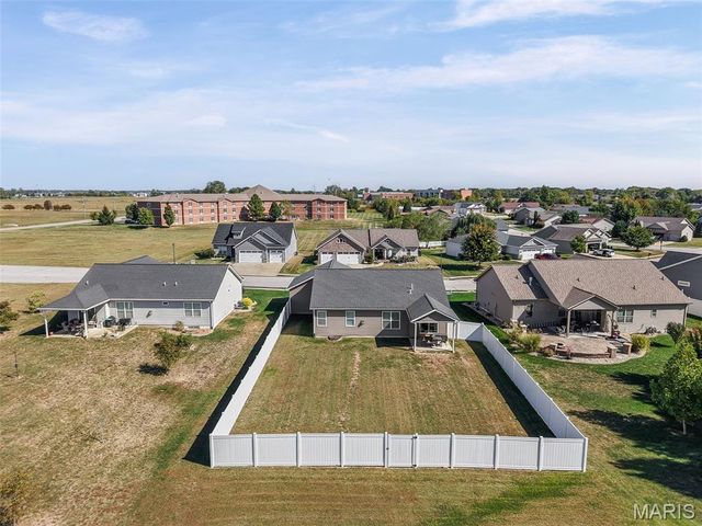 2146 Tuscany Ridge Court, Maryville, IL 62062