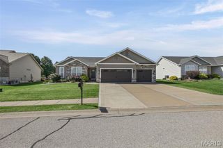 2146 Tuscany Ridge Court, Maryville, IL 62062