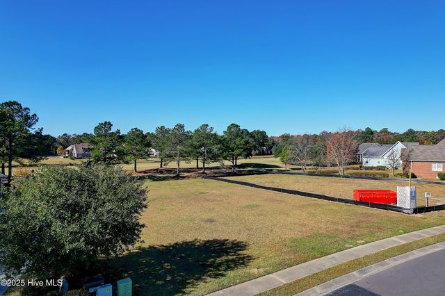 437 N Crow Creek Drive, Calabash, NC 28467