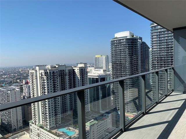 1000 Brickell Plz 3904, Miami, FL 33131