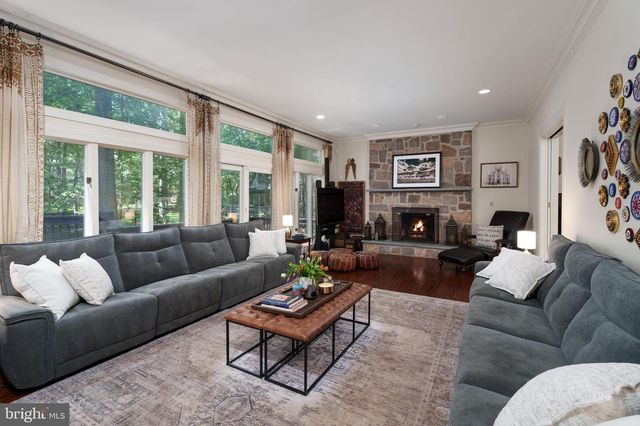 7 SLEEPY HOLLOW LANE, Princeton Junction, NJ 08550