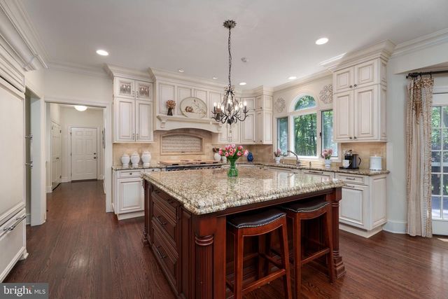 7 SLEEPY HOLLOW LANE, Princeton Junction, NJ 08550