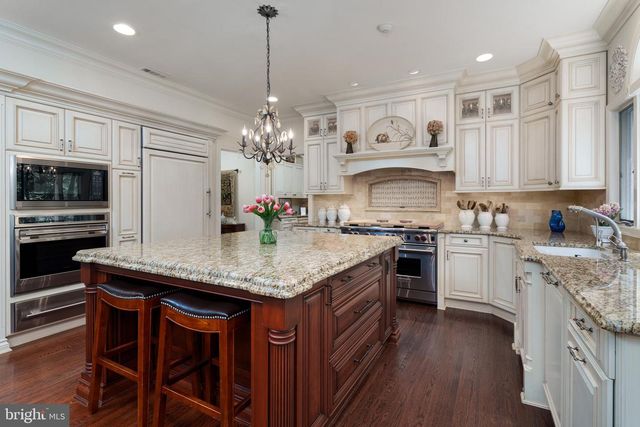 7 SLEEPY HOLLOW LANE, Princeton Junction, NJ 08550