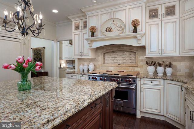 7 SLEEPY HOLLOW LANE, Princeton Junction, NJ 08550