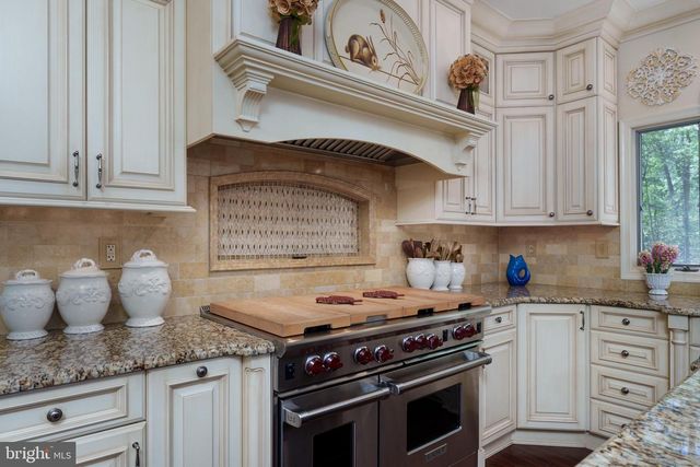 7 SLEEPY HOLLOW LANE, Princeton Junction, NJ 08550