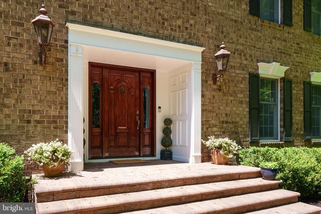 7 SLEEPY HOLLOW LANE, Princeton Junction, NJ 08550