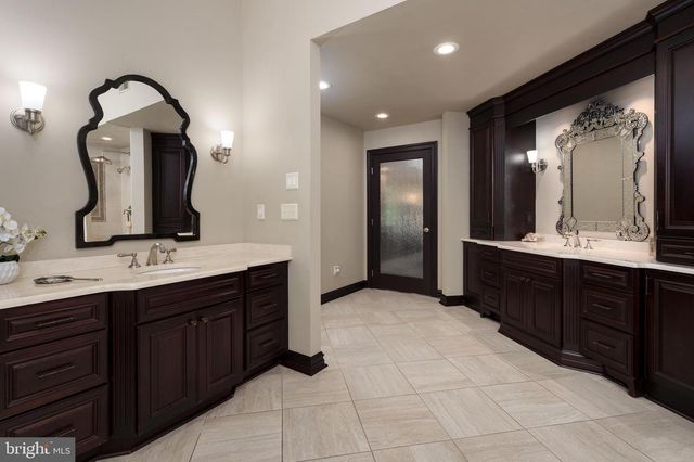 7 SLEEPY HOLLOW LANE, Princeton Junction, NJ 08550
