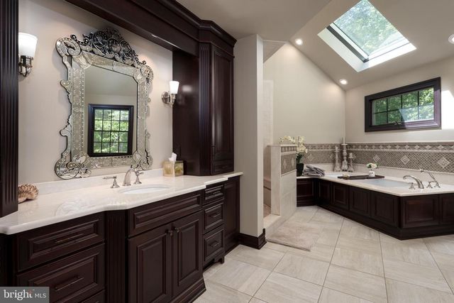 7 SLEEPY HOLLOW LANE, Princeton Junction, NJ 08550