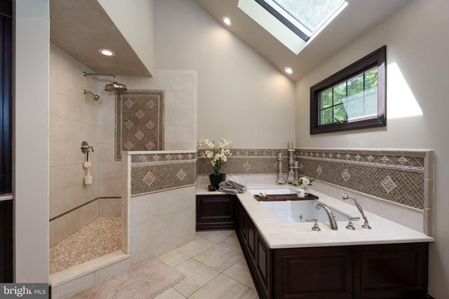7 SLEEPY HOLLOW LANE, Princeton Junction, NJ 08550