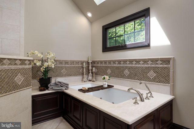 7 SLEEPY HOLLOW LANE, Princeton Junction, NJ 08550