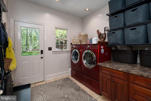 7 SLEEPY HOLLOW LANE, Princeton Junction, NJ 08550