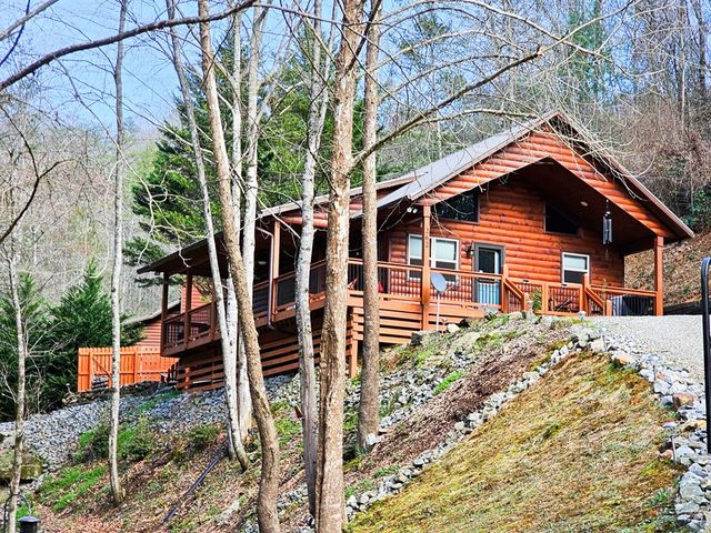 262 Zekes Trail, Marble, NC 28905
