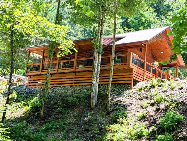 262 Zekes Trail, Marble, NC 28905