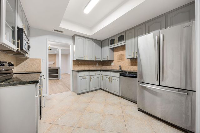 1746 S Gessner Road, Houston, TX 77063