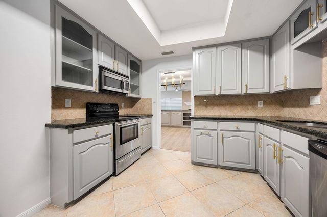 1746 S Gessner Road, Houston, TX 77063