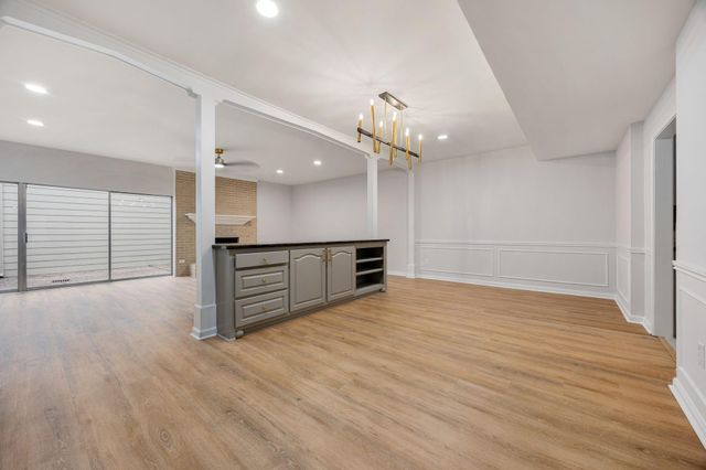 1746 S Gessner Road, Houston, TX 77063