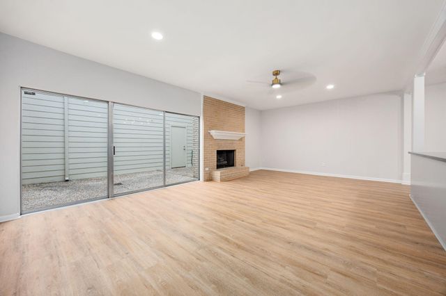 1746 S Gessner Road, Houston, TX 77063