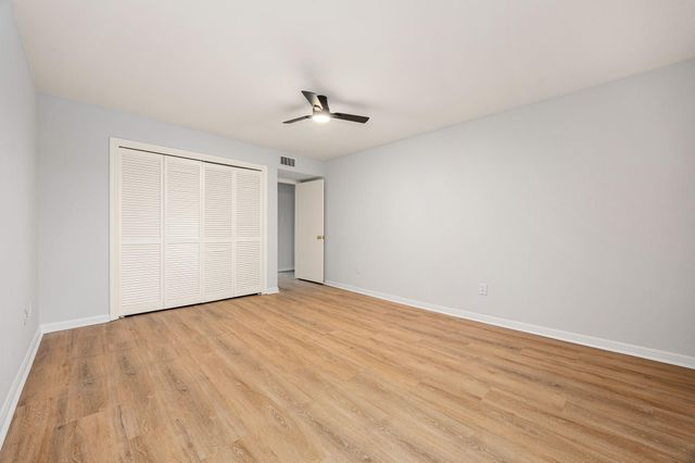 1746 S Gessner Road, Houston, TX 77063