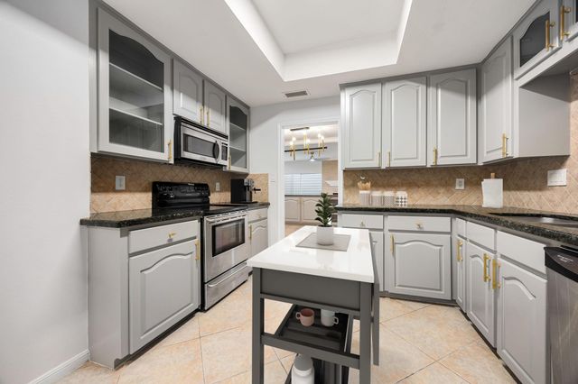 1746 S Gessner Road, Houston, TX 77063