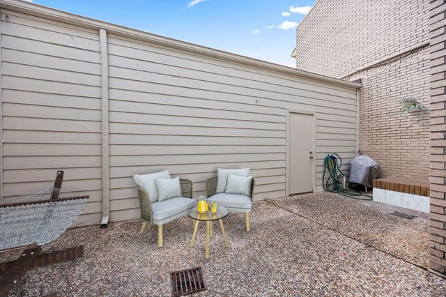 1746 S Gessner Road, Houston, TX 77063