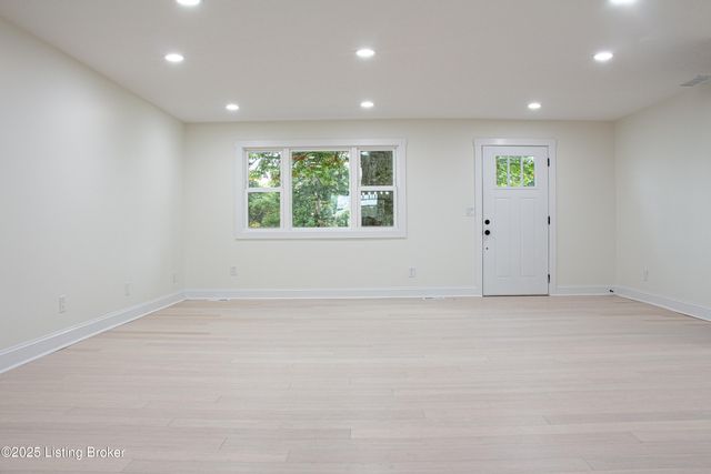 380 Solitude Rd, Coxs Creek, KY 40013