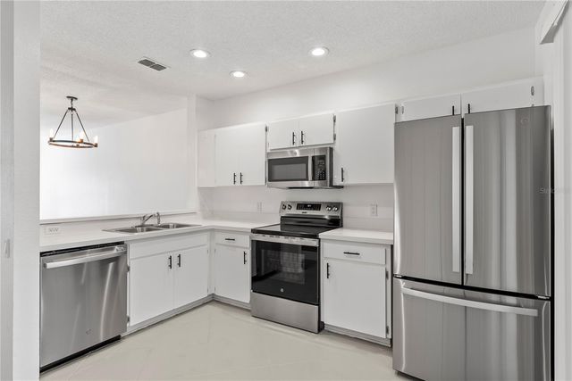 8646 HUNTERS KEY CIRCLE, Tampa, FL 33647