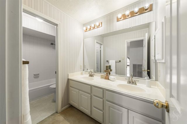 7523 Highland Farms Road, Houston, TX 77095