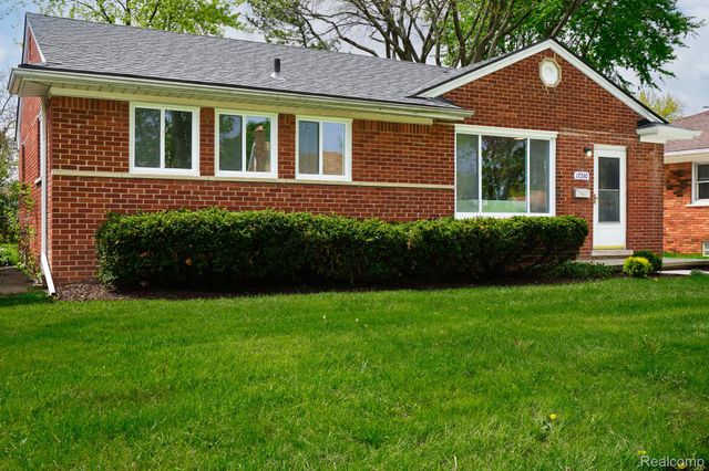 17330 Ego Avenue, Eastpointe, MI 48021