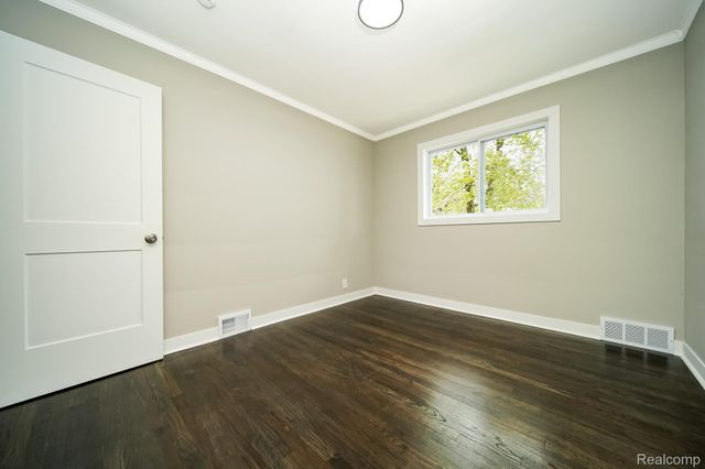 17330 Ego Avenue, Eastpointe, MI 48021