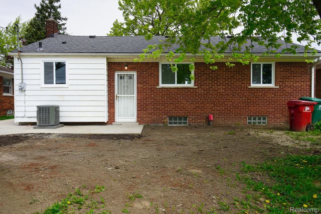 17330 Ego Avenue, Eastpointe, MI 48021