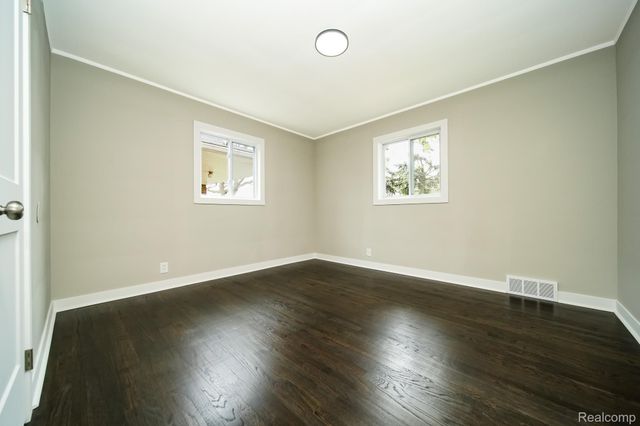 17330 Ego Avenue, Eastpointe, MI 48021