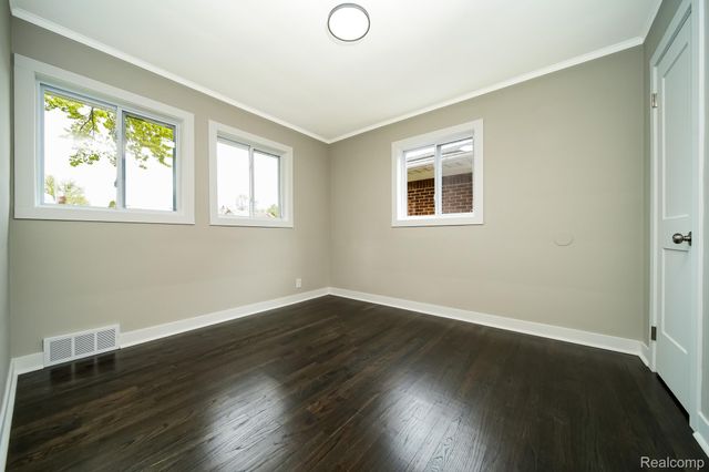 17330 Ego Avenue, Eastpointe, MI 48021
