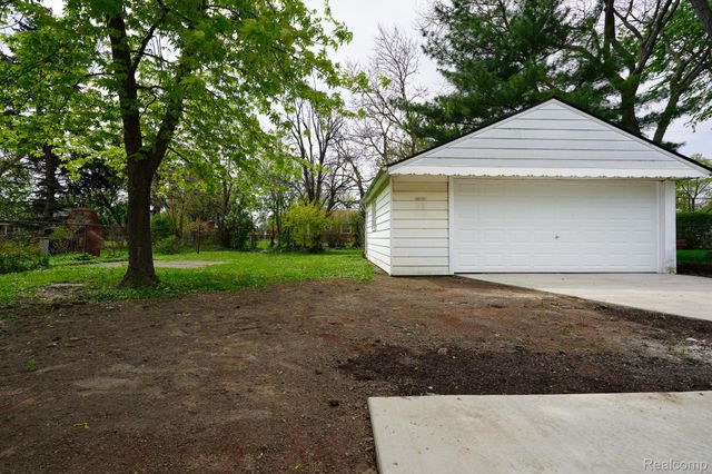 17330 Ego Avenue, Eastpointe, MI 48021