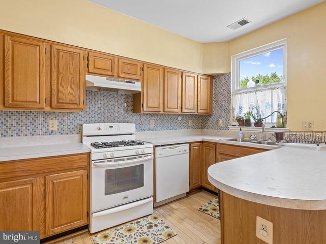 3714 ROOSEVELT PL NE, Washington, DC 20019