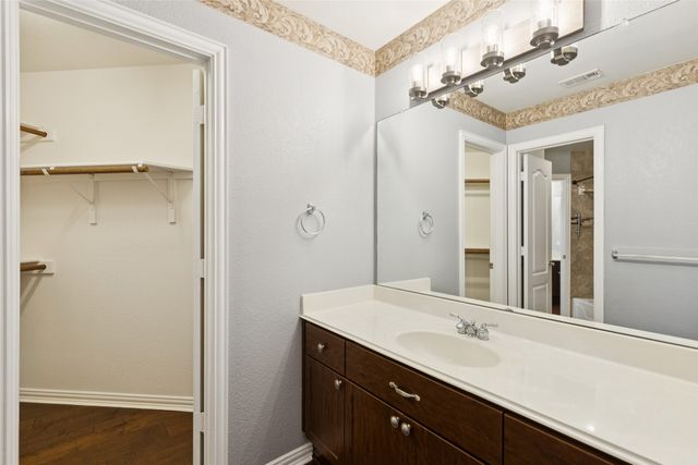 600 Quick Silver Drive, Desoto, TX 75115