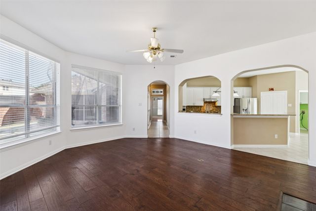 600 Quick Silver Drive, Desoto, TX 75115