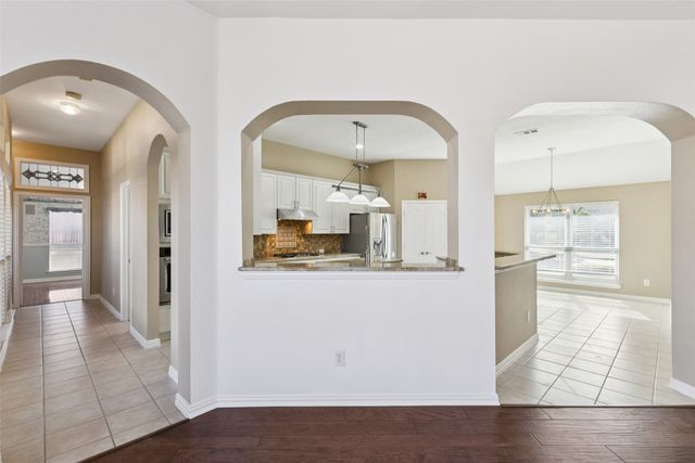 600 Quick Silver Drive, Desoto, TX 75115