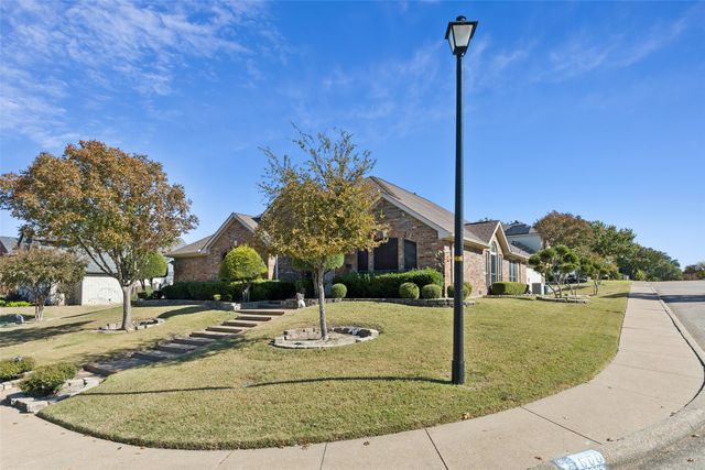 600 Quick Silver Drive, Desoto, TX 75115