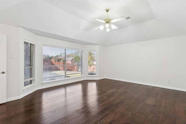 600 Quick Silver Drive, Desoto, TX 75115