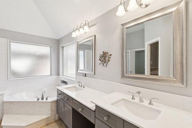 600 Quick Silver Drive, Desoto, TX 75115