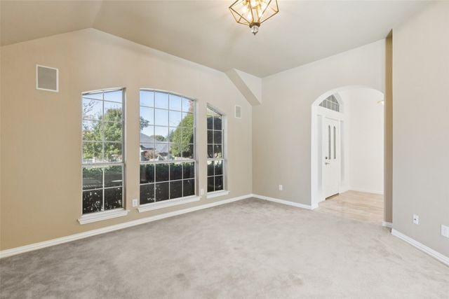 600 Quick Silver Drive, Desoto, TX 75115