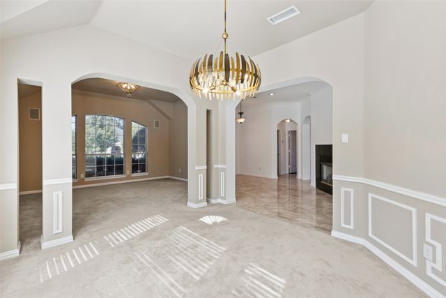 600 Quick Silver Drive, Desoto, TX 75115