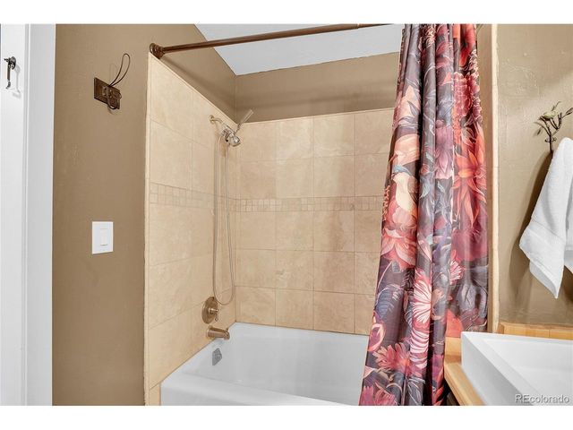 5649 Quinlin Ct, Parker, CO 80134