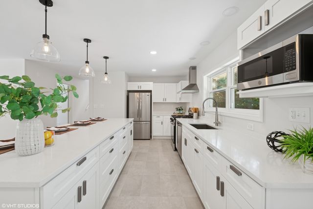 30 Crescent Drive, Glenview, IL 60025