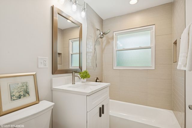 30 Crescent Drive, Glenview, IL 60025